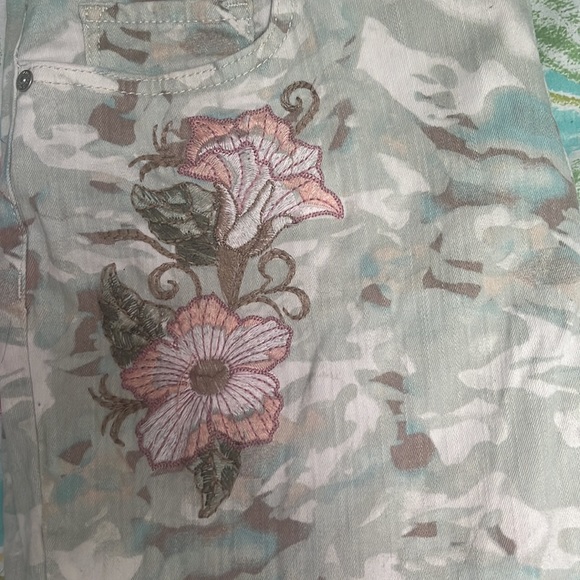 Worn once (condition: like new) - Picture 2 of 3